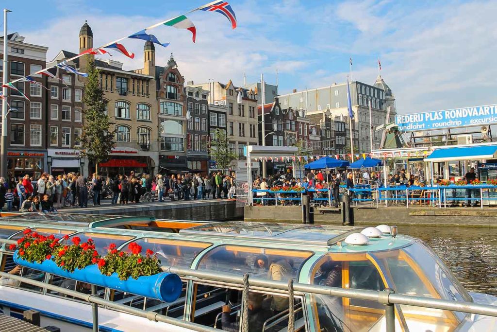 Amsterdam canal cruise and city tour with audio guide app