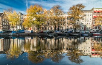 Parking in Amsterdam: Car parks, rules & free parking